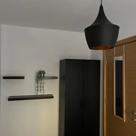 Yellow Gate Apartment *
